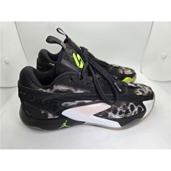 Jordan Luka 2 Basketball Shoes Men's 7 Black White Volt Court Athletic Sneakers
